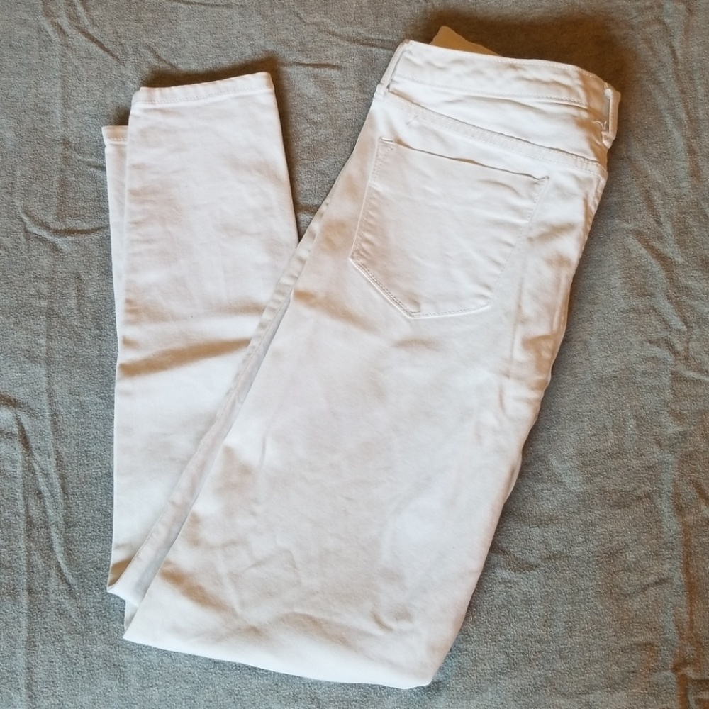 White denim leggings